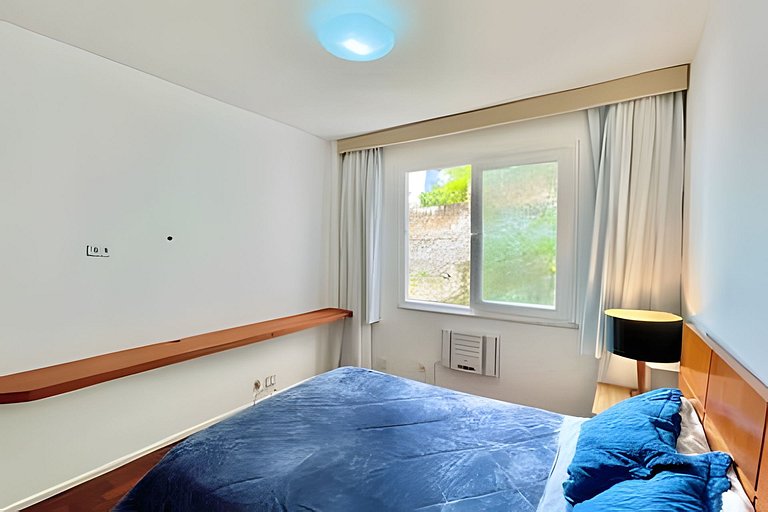 Rub303| 2 bedrooms in a tree-lined street in Baixo