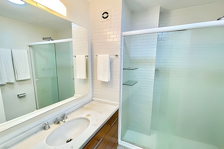 Rub303| 2 bedrooms in a tree-lined street in Baixo