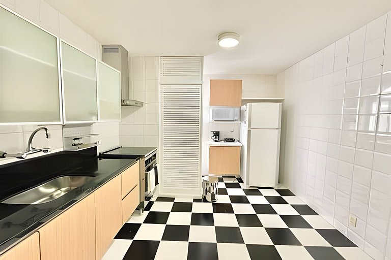 Rub303| 2 bedrooms in a tree-lined street in Baixo