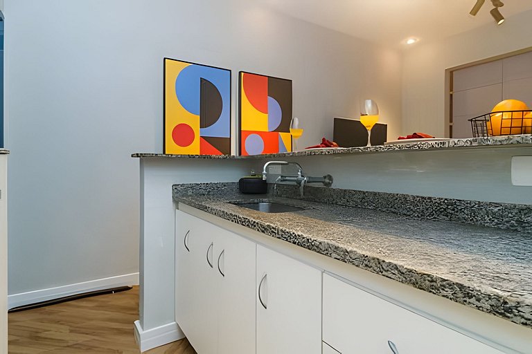 Urq216| Studio in Leblon for 4 people