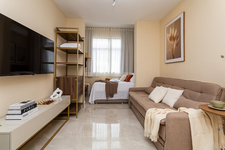 Peru1107|Nice apt, Copacabana one block from beach