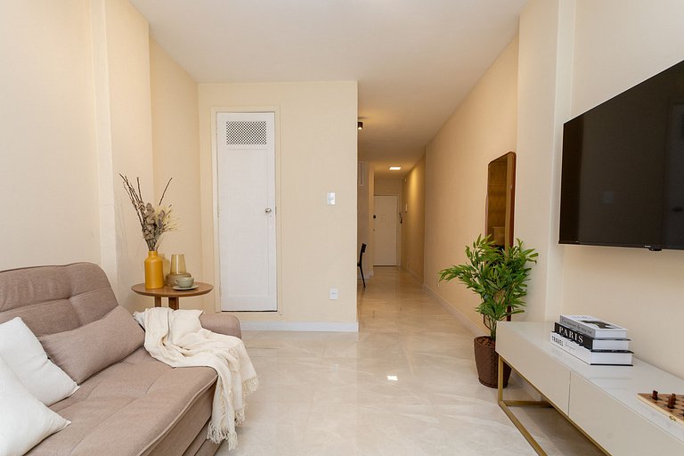 Peru1107|Nice apt, Copacabana one block from beach