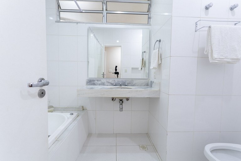 Afra307|Spacious and sophisticated apt in Leblon