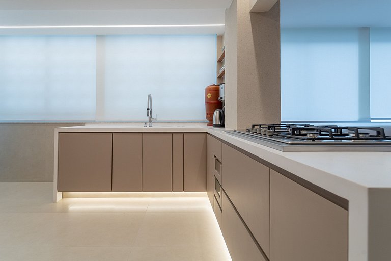 Great apart in Leblon, 5 mn from the beach