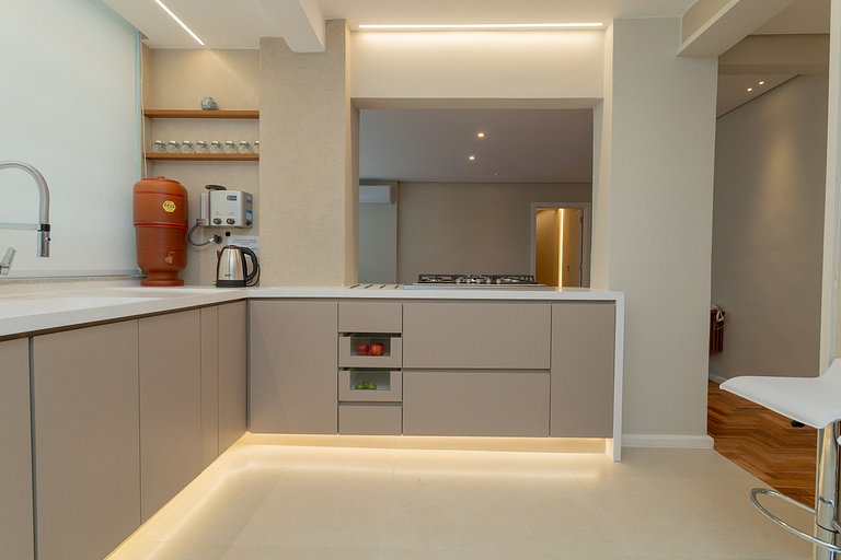 Great apart in Leblon, 5 mn from the beach