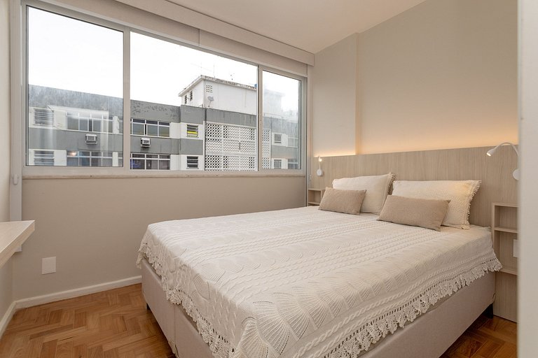 Great apart in Leblon, 5 mn from the beach