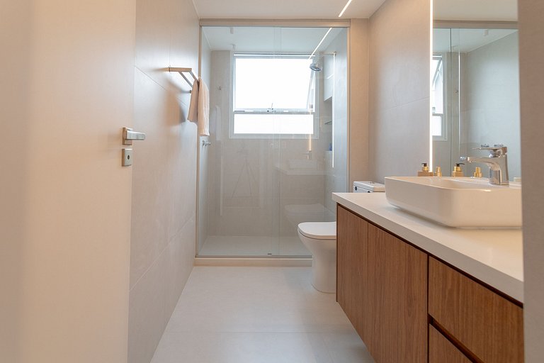 Great apart in Leblon, 5 mn from the beach