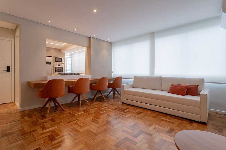 Great apart in Leblon, 5 mn from the beach