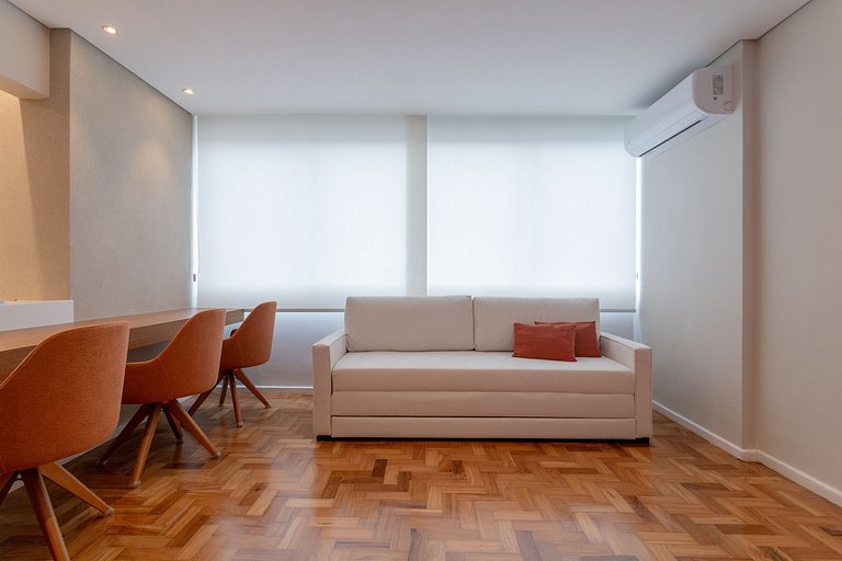 Great apart in Leblon, 5 mn from the beach