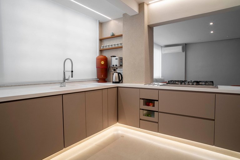 Great apart in Leblon, 5 mn from the beach