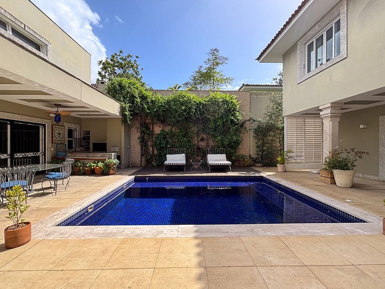 Casa com piscina no Leblon (Jd Pernambuco)