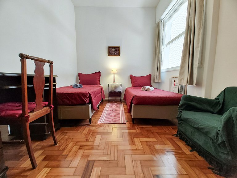 Tone701|3 rooms in Copacabana, 3 blocks from beach