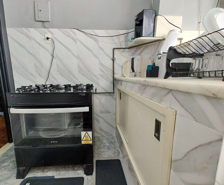 Góis301| 2 rooms in Leblon, 1 block from the beach