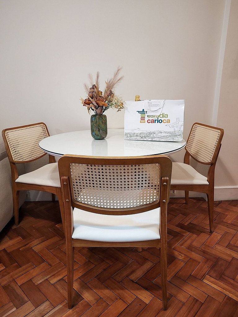 Afra205| 3 quartos no Leblon a 3 min da praia