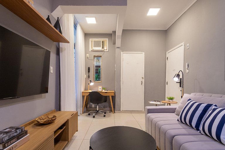 Paula206| Apt on the beach block in Copacabana