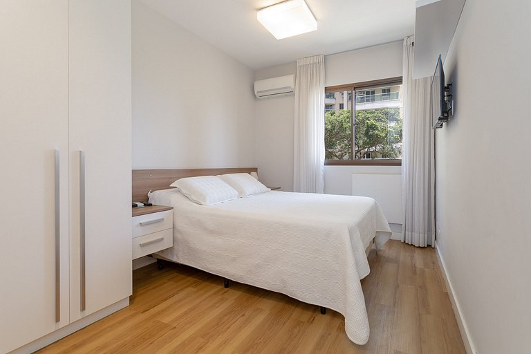 Coronel102|Refined flat in Barra