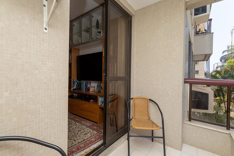 Coronel102|Refined flat in Barra