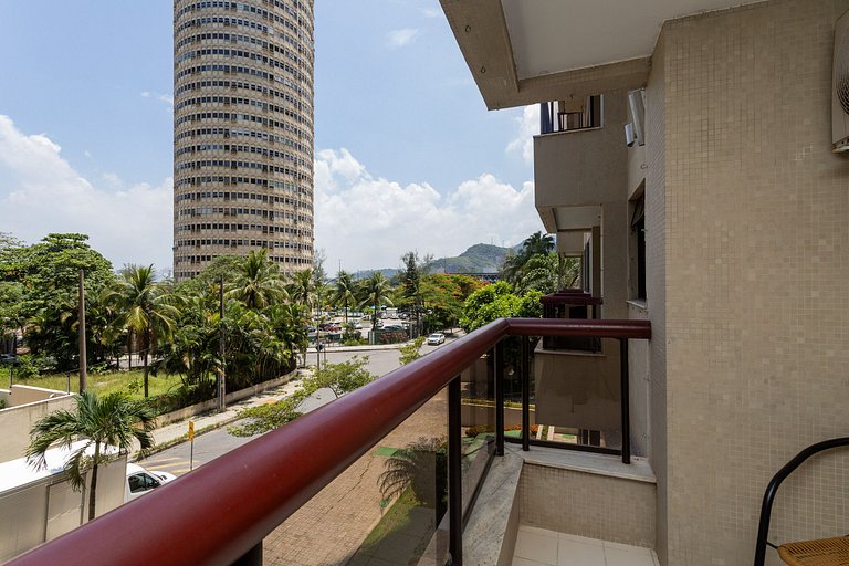 Coronel102|Refined flat in Barra