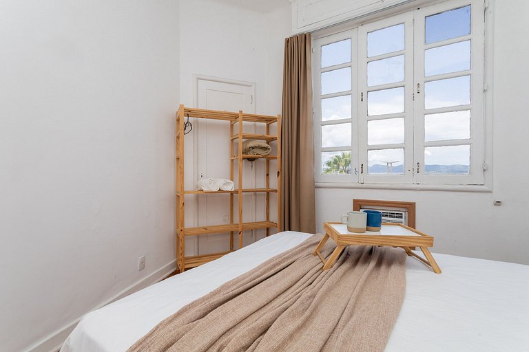 Glória801|3-bedroom apt with great views!