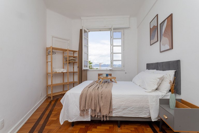 Glória801|3-bedroom apt with great views!