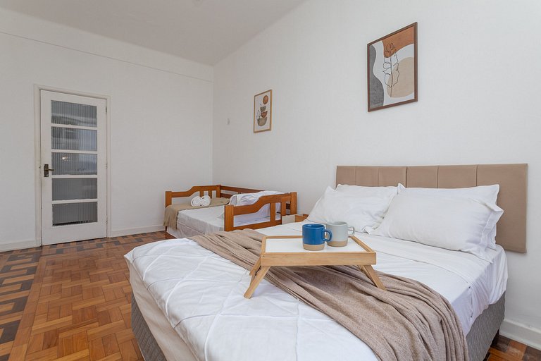 Glória801|3-bedroom apt with great views!