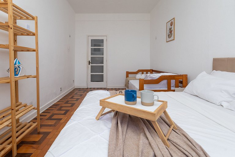 Glória801|3-bedroom apt with great views!