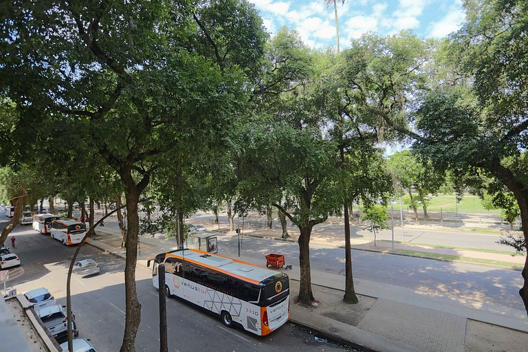 Glória302| Charmoso apto de 2 quartos na glória