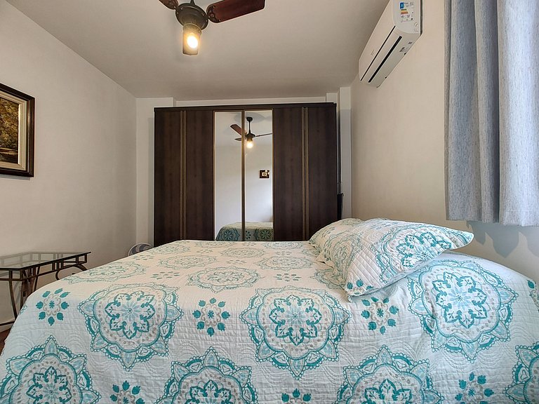 Ff401| Three bedrooms in a quiet street in Leblon