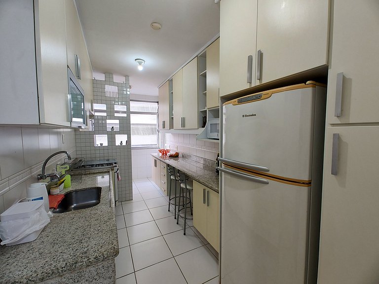 Ff401| Three bedrooms in a quiet street in Leblon