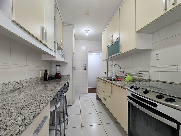 Ff401| Three bedrooms in a quiet street in Leblon