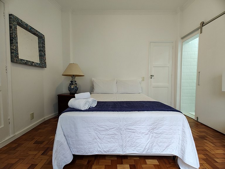 Afra305 | 2 suites in Leblon, 3 minutes from beach