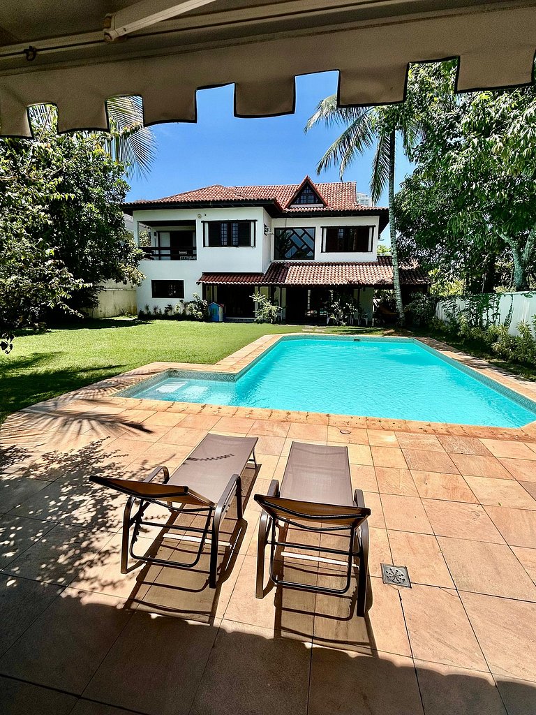 CasaBarra55| Casa com 5 quartos, piscina e sauna