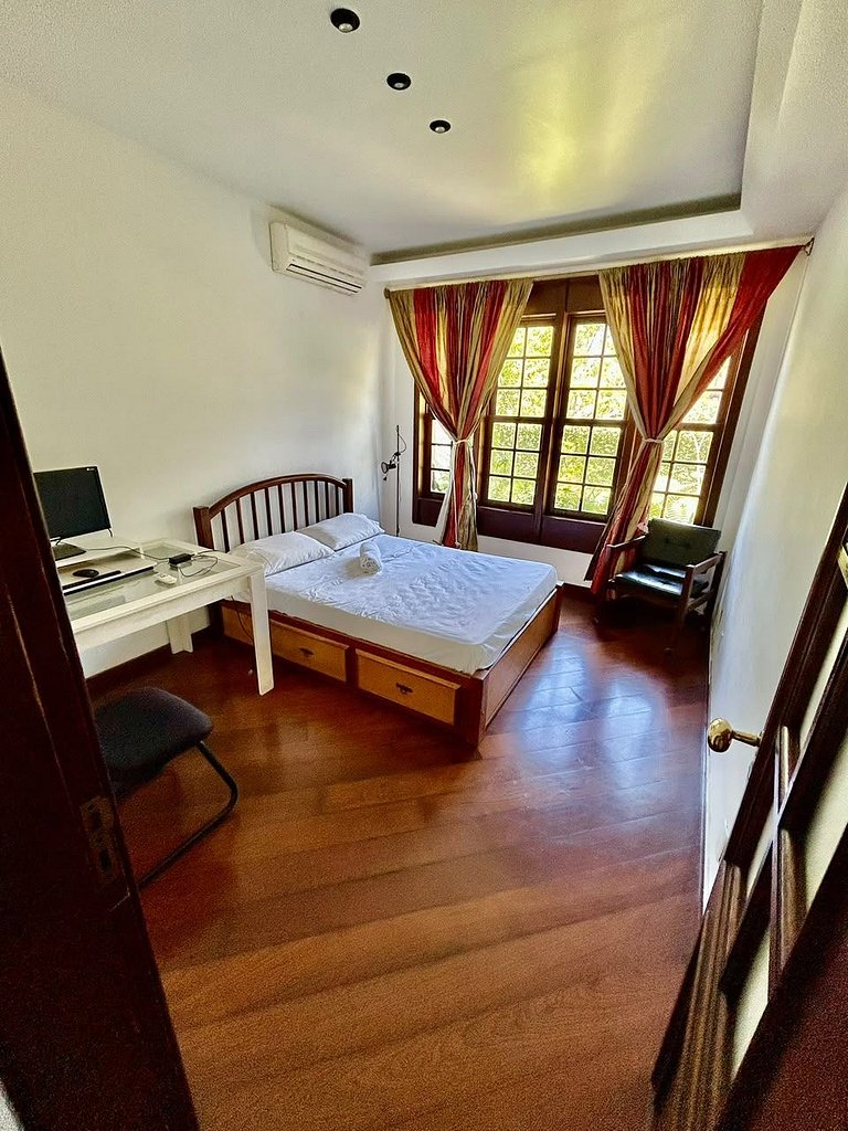 CasaBarra55| Casa com 4 quartos, piscina e sauna