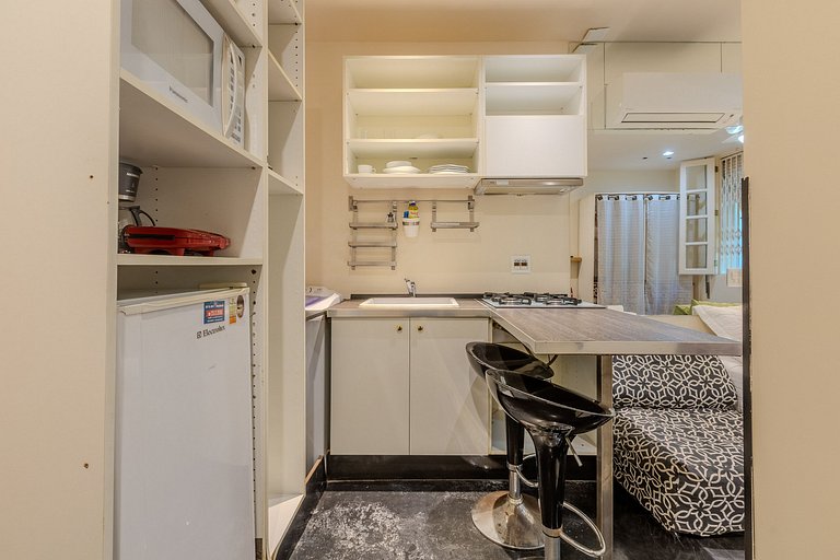 Joana101|Studio apt 3 blocks from Ipanema Beach