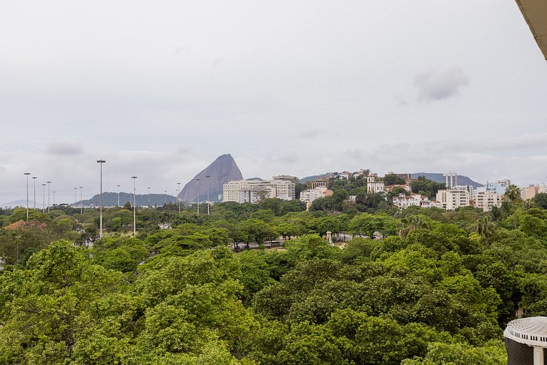 Glória801|3-bedroom apt with great views!