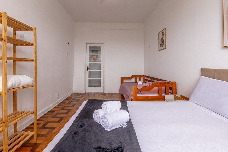 Glória801|3-bedroom apt with great views!