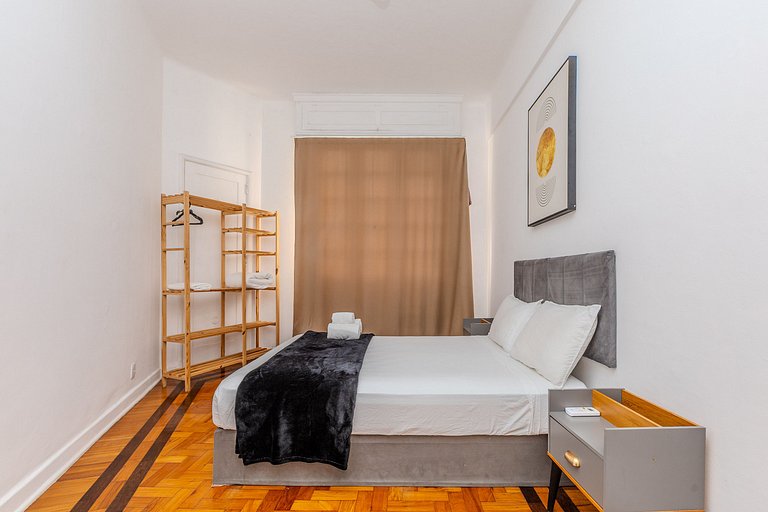 Glória801|3-bedroom apt with great views!