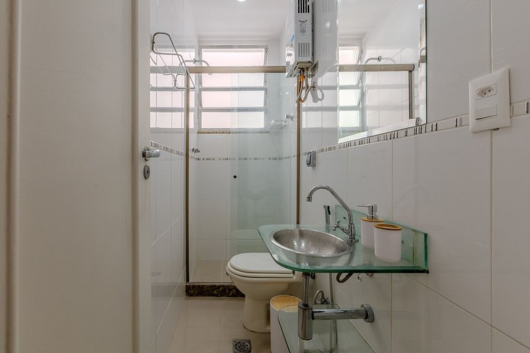 Bar208| Apt in Ipanema, 2 blocks from the beach
