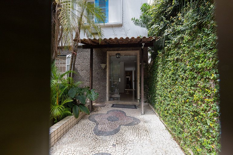 Bar208| Apt in Ipanema, 2 blocks from the beach