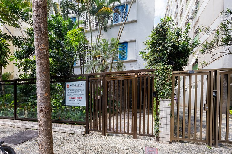 Bar208| Apt in Ipanema, 2 blocks from the beach